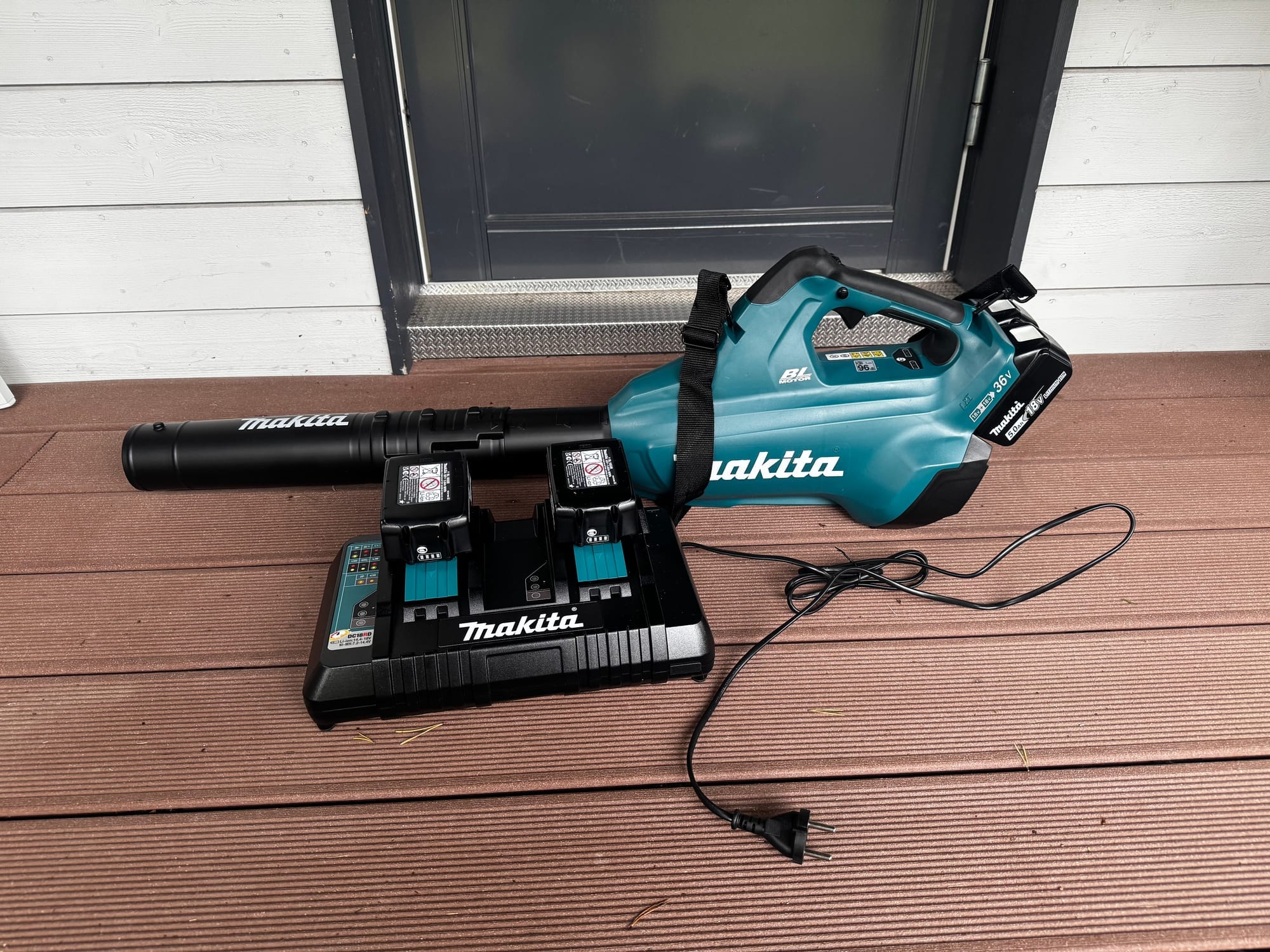 Makita DUB362PT4 – tehokas akkulehtipuhallin